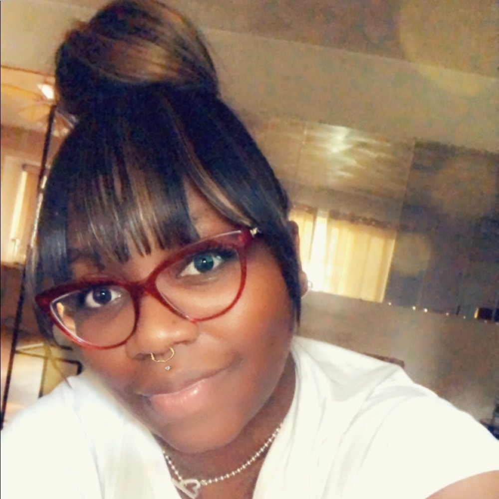 Meet your Posher, Missmalikah